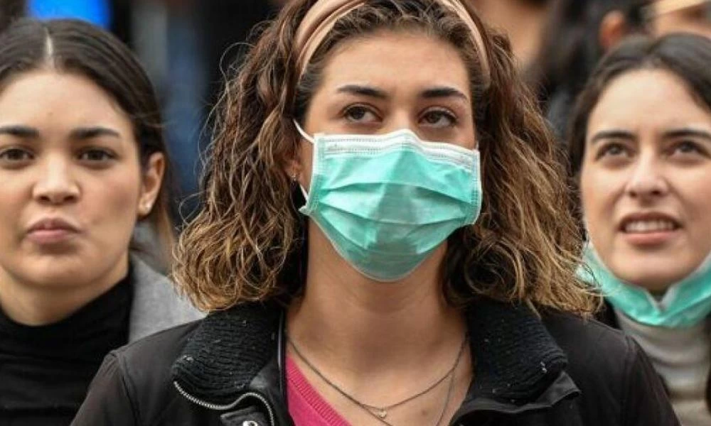ΠΟΥ: Η αναζωπύρωση των κρουσμάτων οφείλεται εν μέρει στους νέους